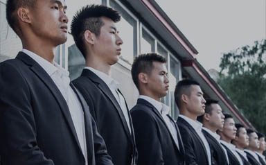 擁有高素質人才隊伍